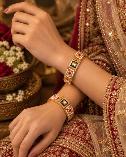 Devanshi Rajwada Bangle Set