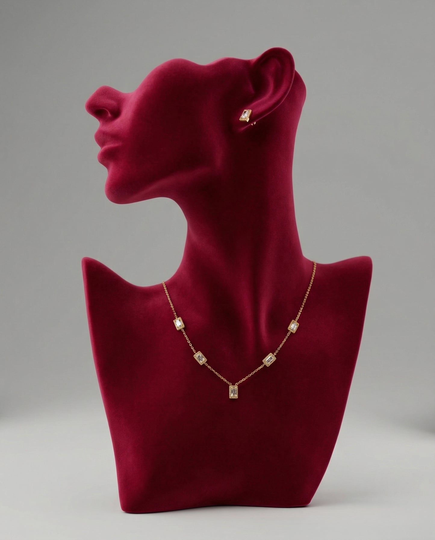 Silver Elayra Voguish Pendant Set