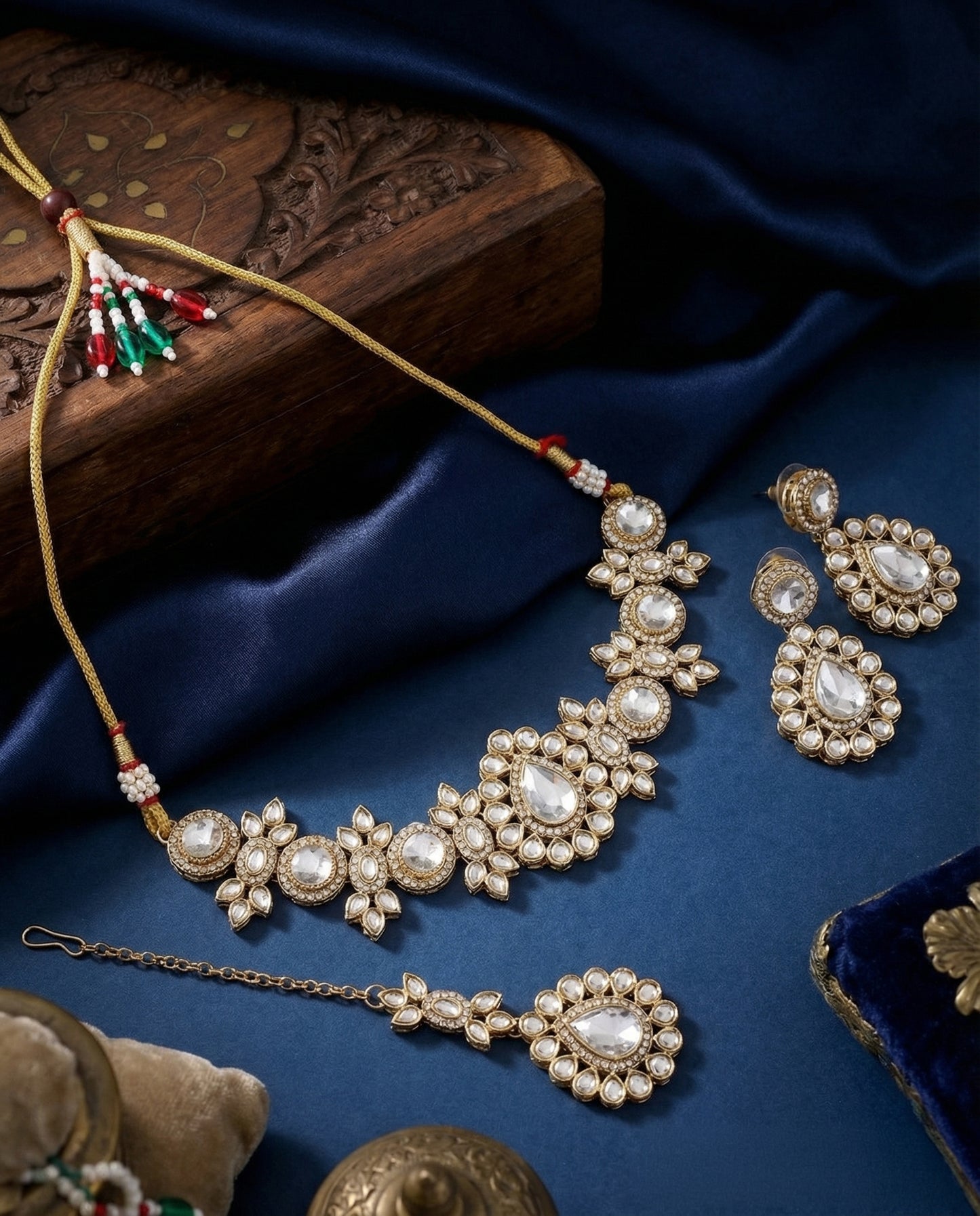 Silver Sierra Kundan Choker Necklace Set With Earring & Teeka
