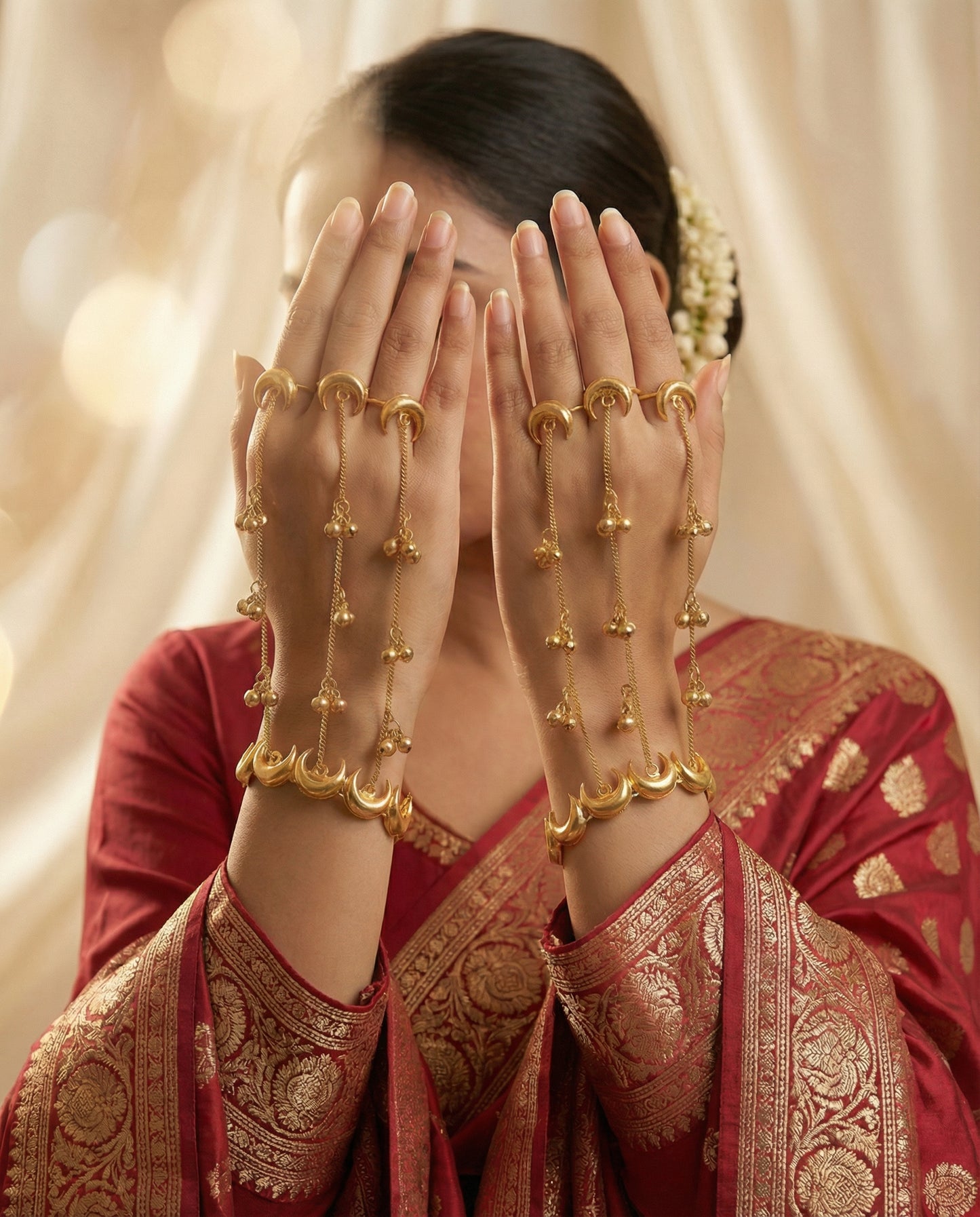 Vanshika Brass Lookalike HaathPhool