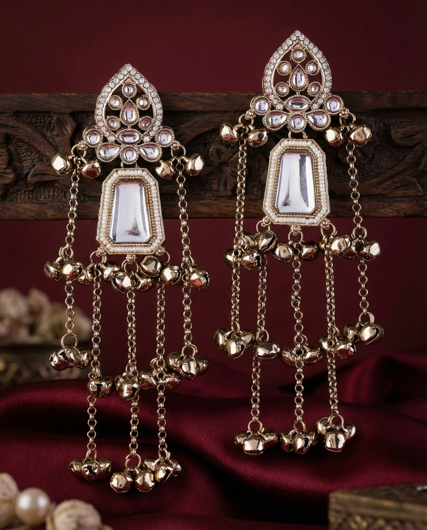 White Ekansh Kashmiri Look Ghunghru Jhumka Earring