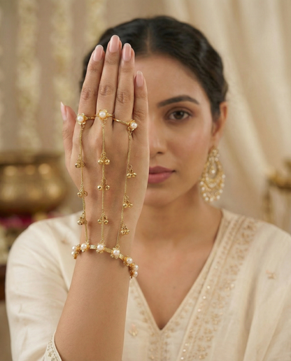 Yashira Brass HaathPhool