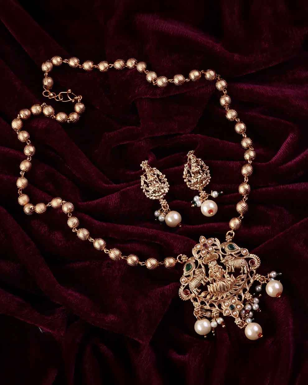 Royal Rajwada Kadambari necklace set with Earring