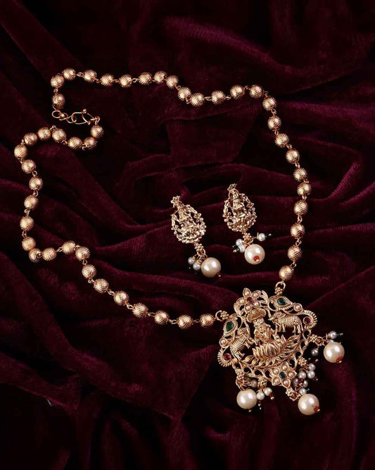 Royal Rajwada Kadambari necklace set with Earring