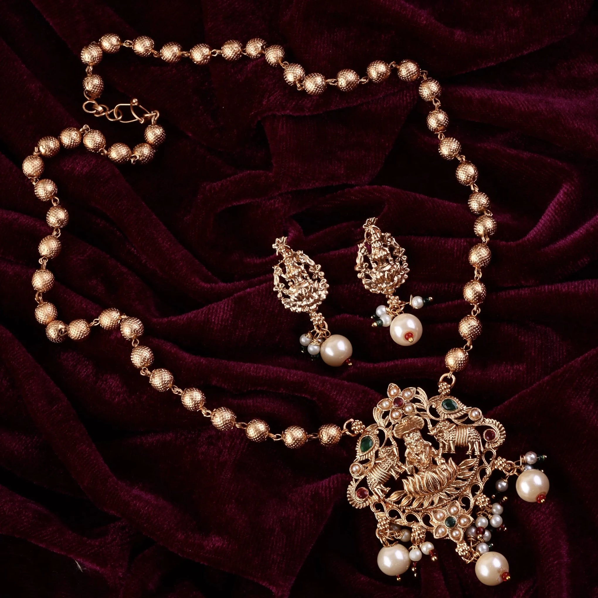 Royal Rajwada Kadambari necklace set with Earring