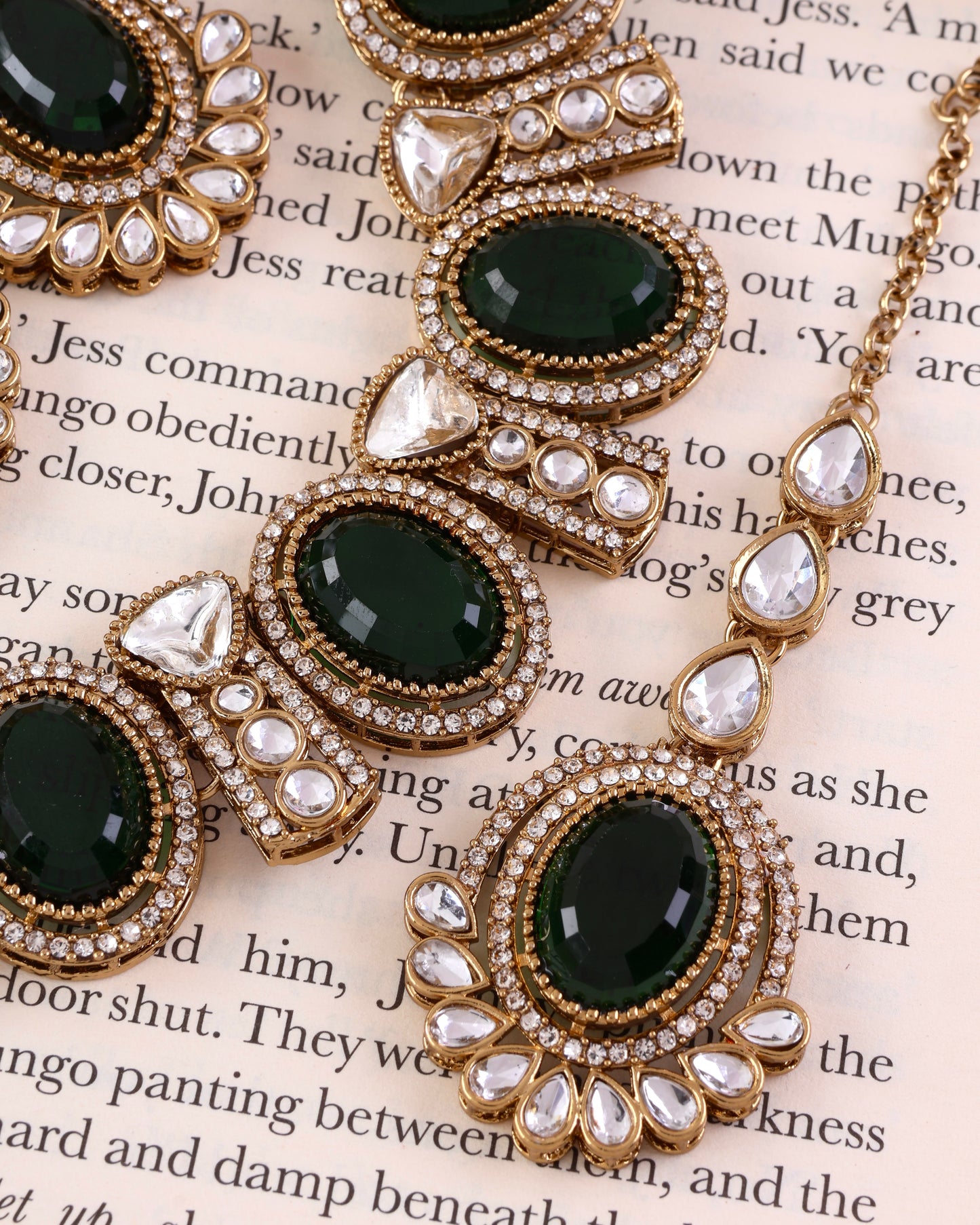 Emerald Taruja Premium Polki Dupe Necklace with Earring and Mangteeka