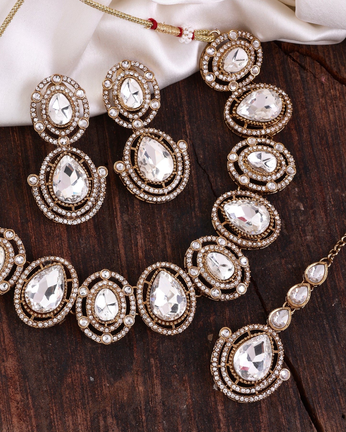 Silver Hania Premium Polki Dupe Necklace with Earring and Mangteeka