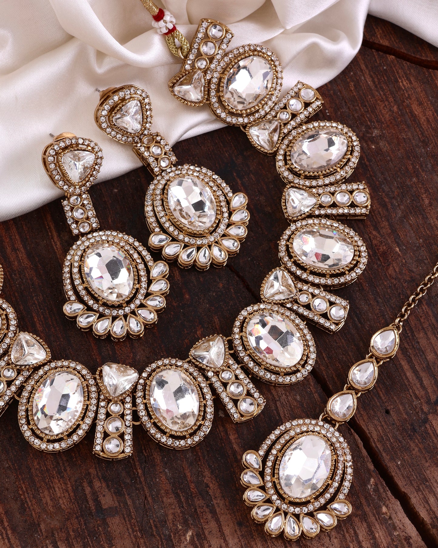 Silver Taruja Premium Polki Dupe Necklace with Earring and Mangteeka