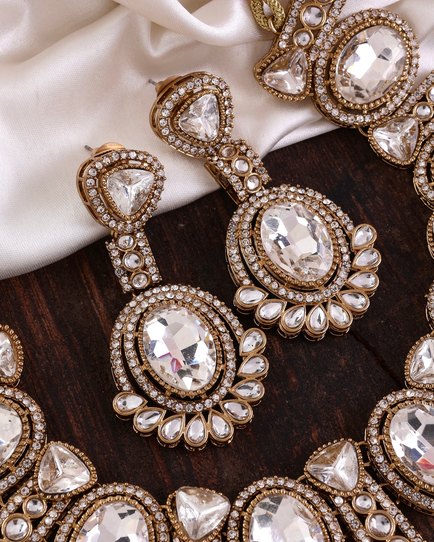 Silver Taruja Premium Polki Dupe Necklace with Earring and Mangteeka