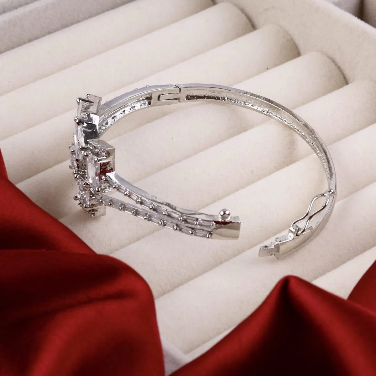 Alina American Diamond Bracelet – Free Size Openable