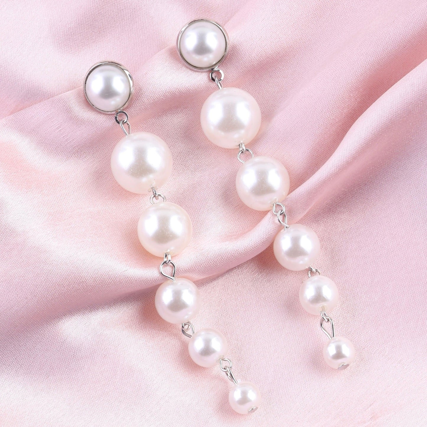 Silver Ekon Pearl Long Earring