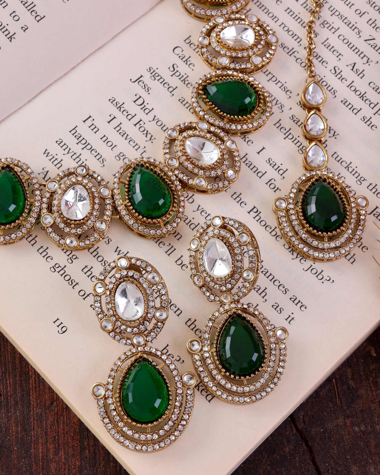 Emerald Hania Premium Polki Dupe Necklace with Earring and Mangteeka