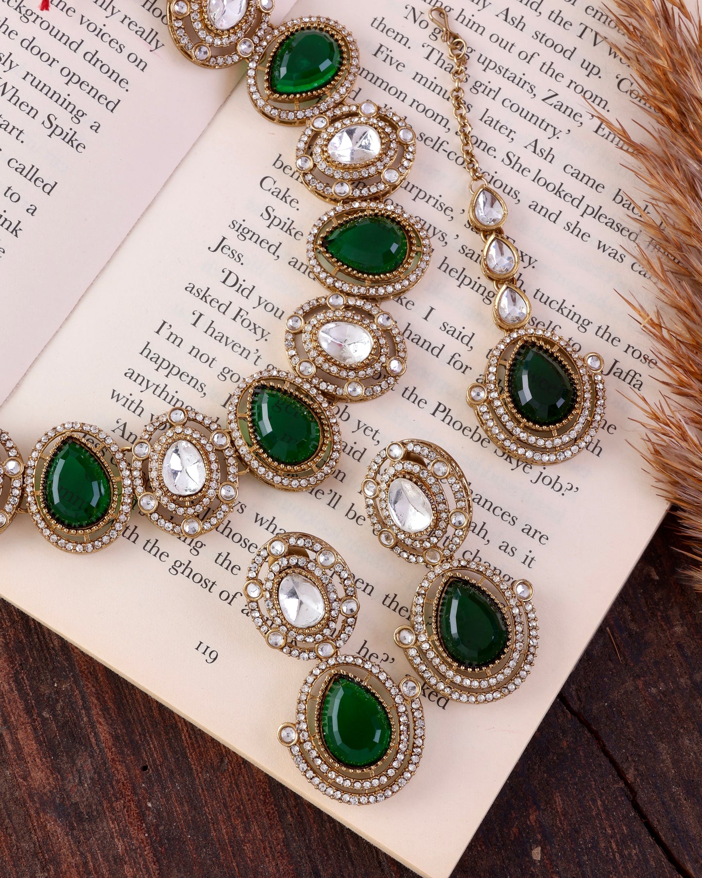 Emerald Hania Premium Polki Dupe Necklace with Earring and Mangteeka