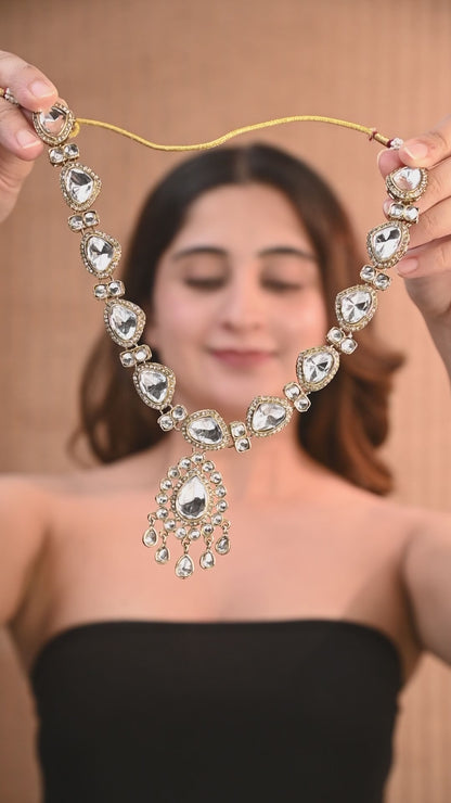 Tanishq Indo Western Necklace With Earrings